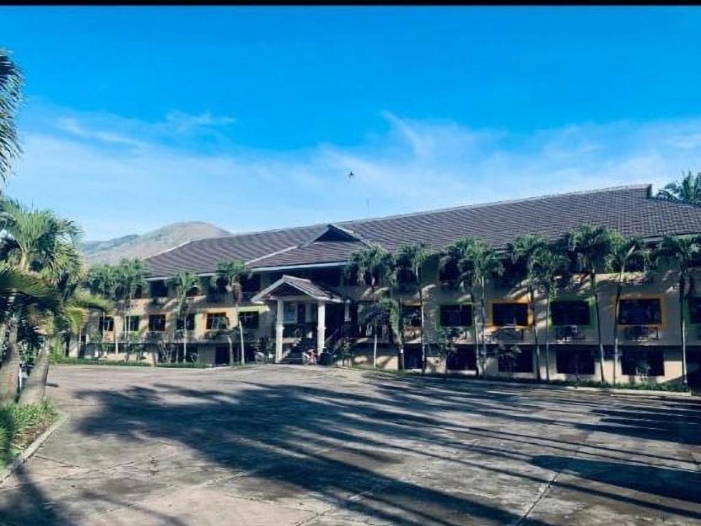 Hotel Augusta Гарут Екстер'єр фото