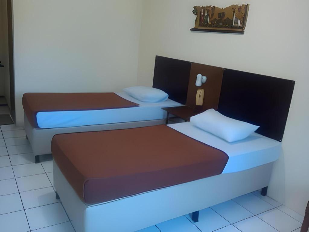 Hotel Augusta Гарут Екстер'єр фото