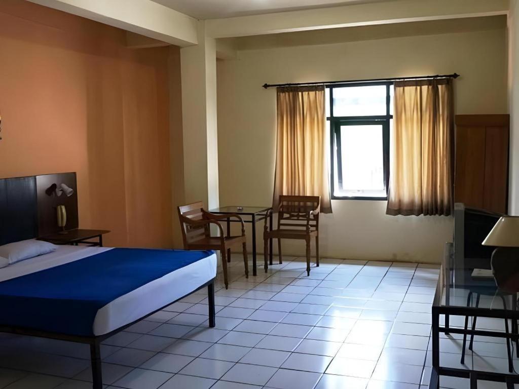 Hotel Augusta Гарут Екстер'єр фото