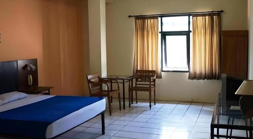 Hotel Augusta Гарут Екстер'єр фото