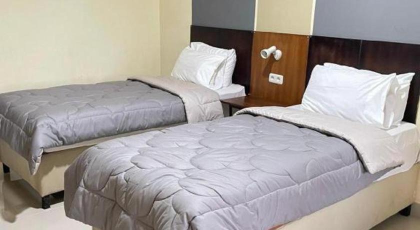 Hotel Augusta Гарут Екстер'єр фото