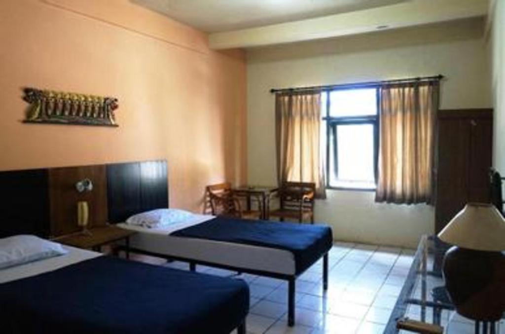 Hotel Augusta Гарут Екстер'єр фото