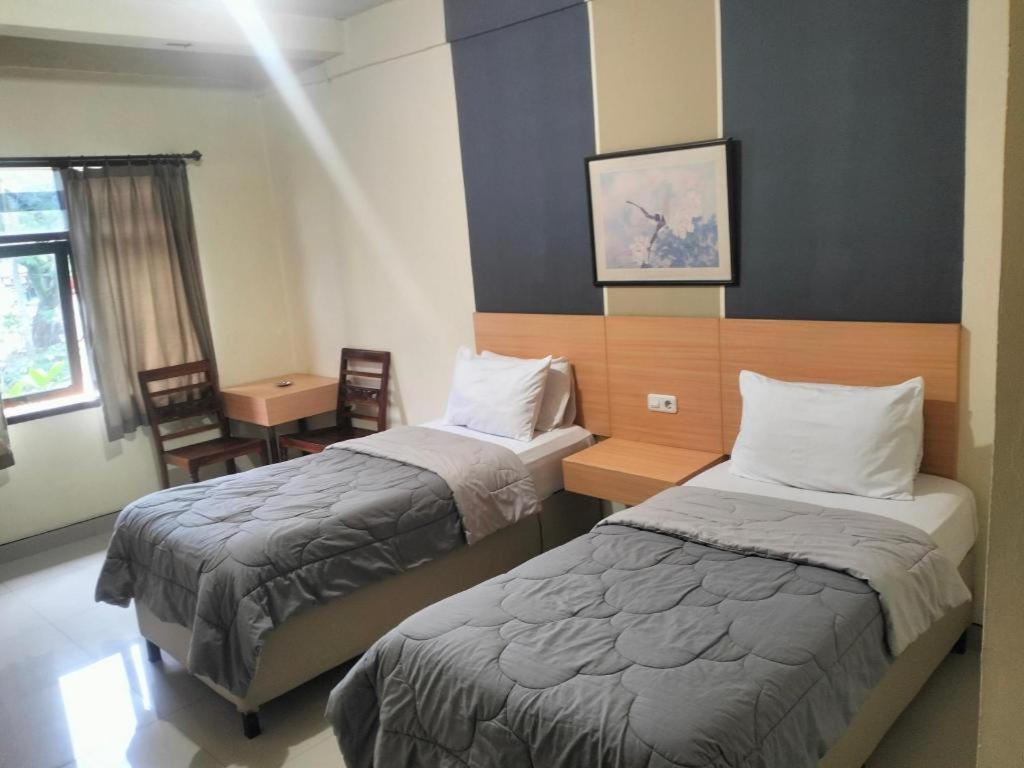 Hotel Augusta Гарут Екстер'єр фото